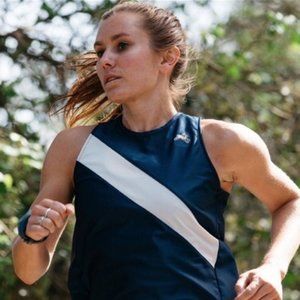 Tracksmith Van Cortlandt Singlet in Navy